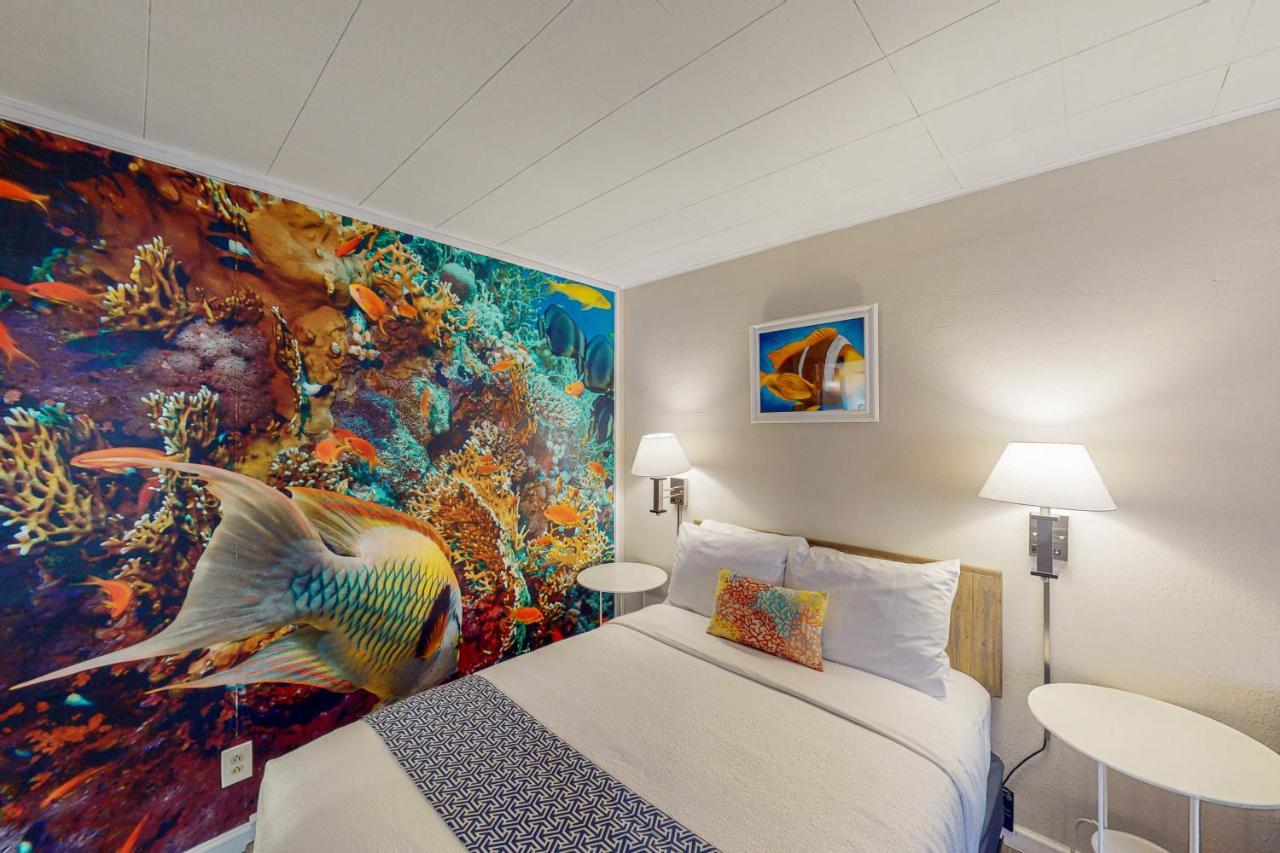 Lamplighter Inn - Tropical Fish Cove And Octopus Encounter Bandon Exterior foto