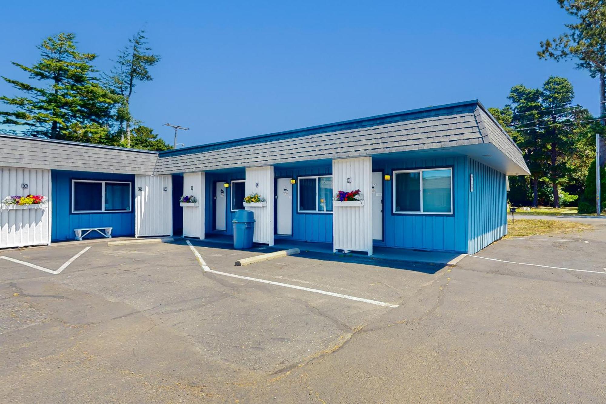 Lamplighter Inn - Tropical Fish Cove And Octopus Encounter Bandon Exterior foto